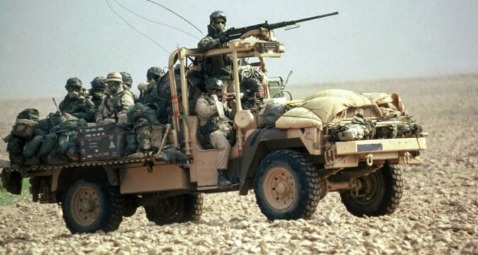 35 лет назад: Как 2-й парашютно-десантный полк и спецназ Франции покоряли иракскую пустыню.
