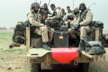 35 лет назад: Как 2-й парашютно-десантный полк и спецназ Франции покоряли иракскую пустыню.